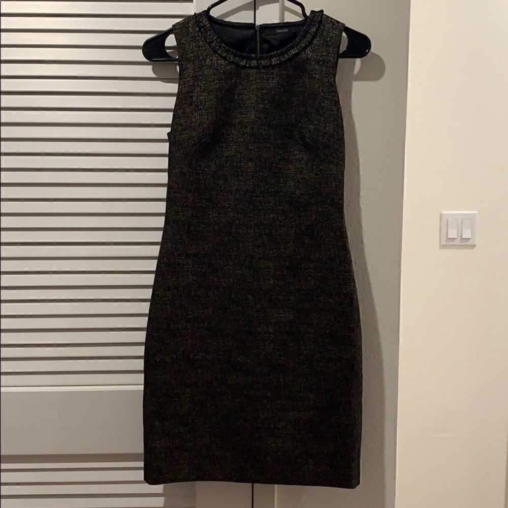 Tahari Black Sheath Dress with Gold Thread Sz 2